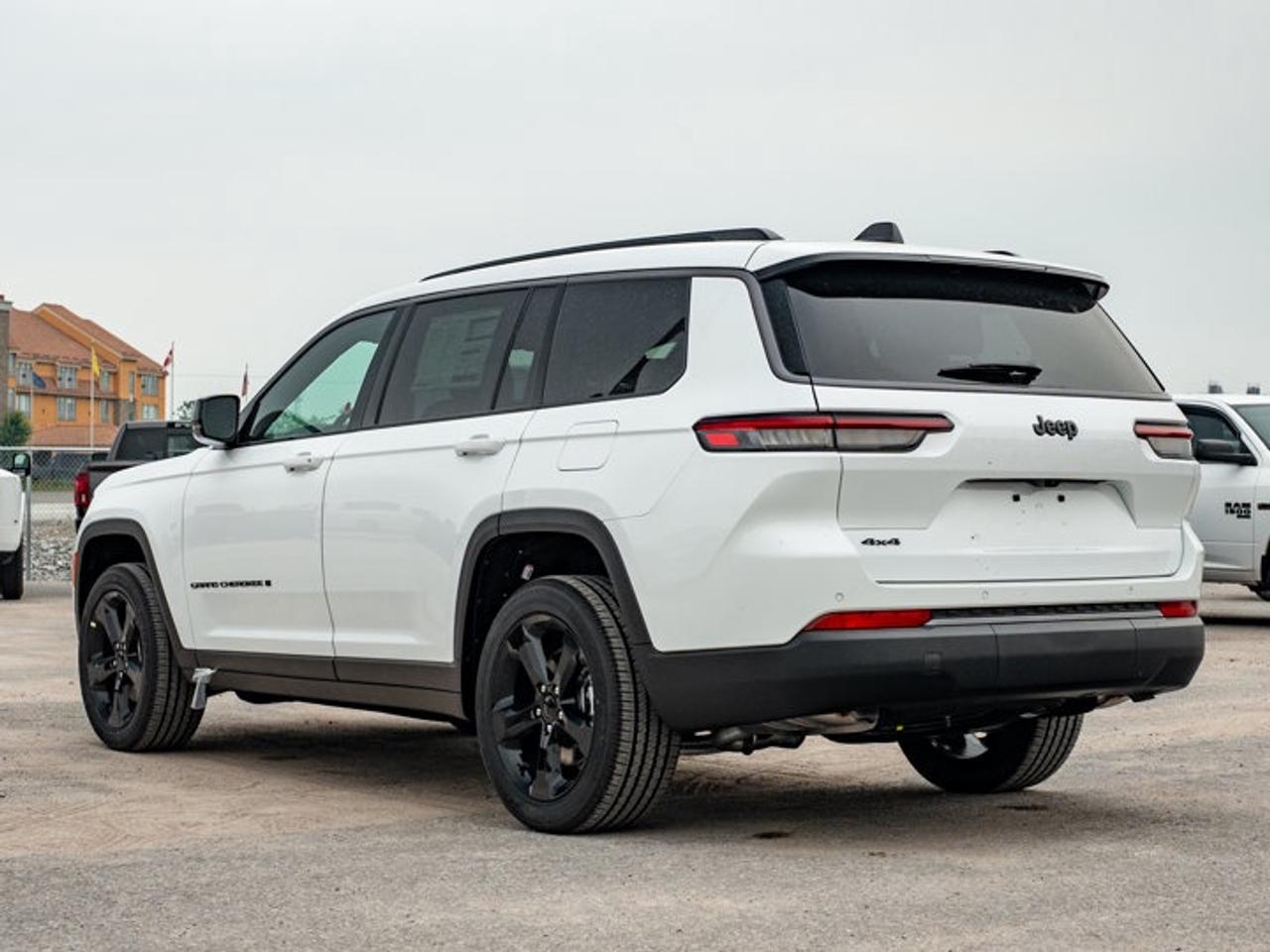 2026 Jeep Grand Cherokee L ALTITUDE Photo