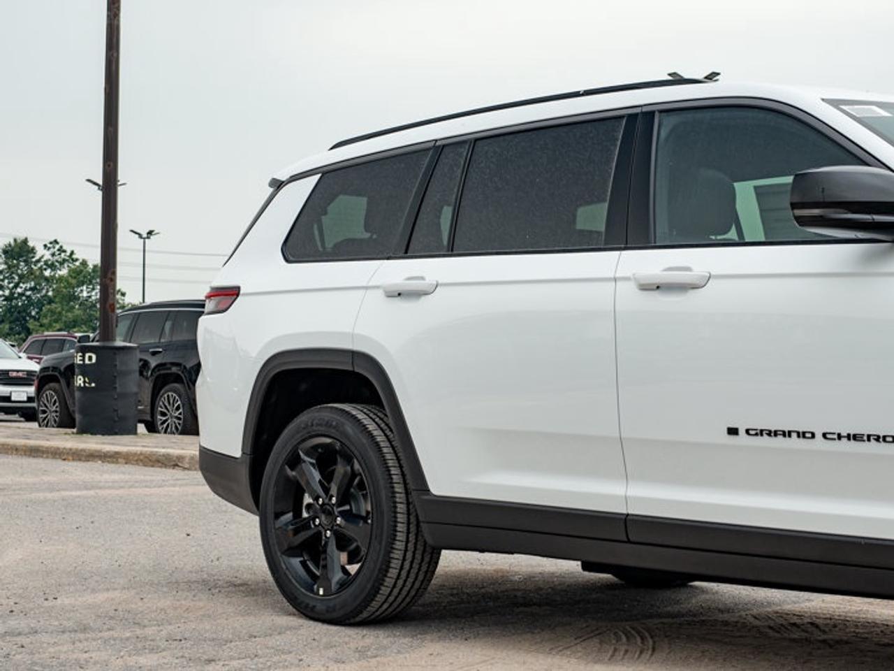 2026 Jeep Grand Cherokee L ALTITUDE Photo