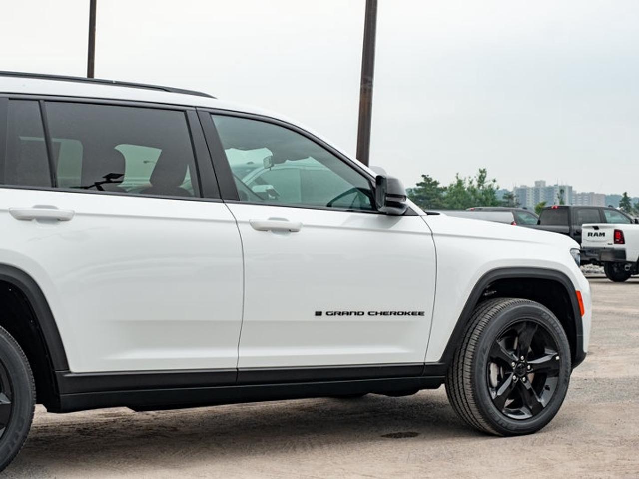 2026 Jeep Grand Cherokee L ALTITUDE Photo