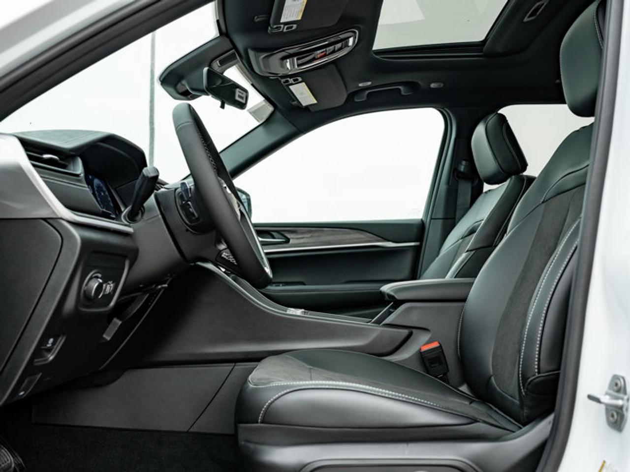 2026 Jeep Grand Cherokee L ALTITUDE Photo
