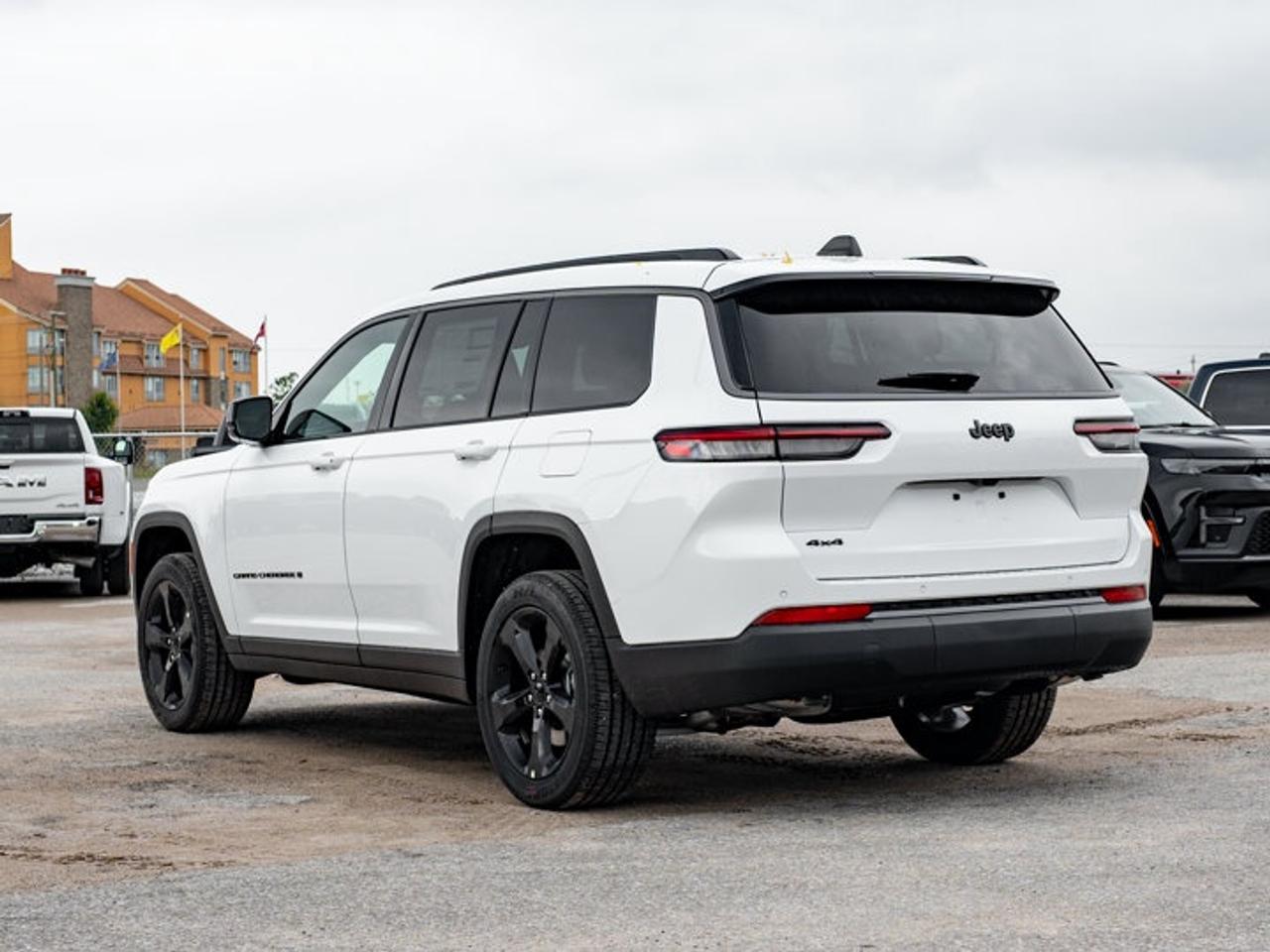 2026 Jeep Grand Cherokee L ALTITUDE Photo