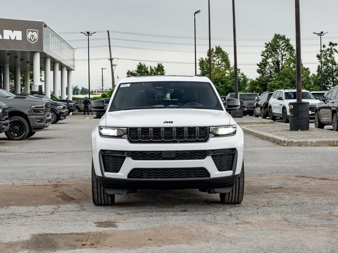 2026 Jeep Grand Cherokee L ALTITUDE Photo