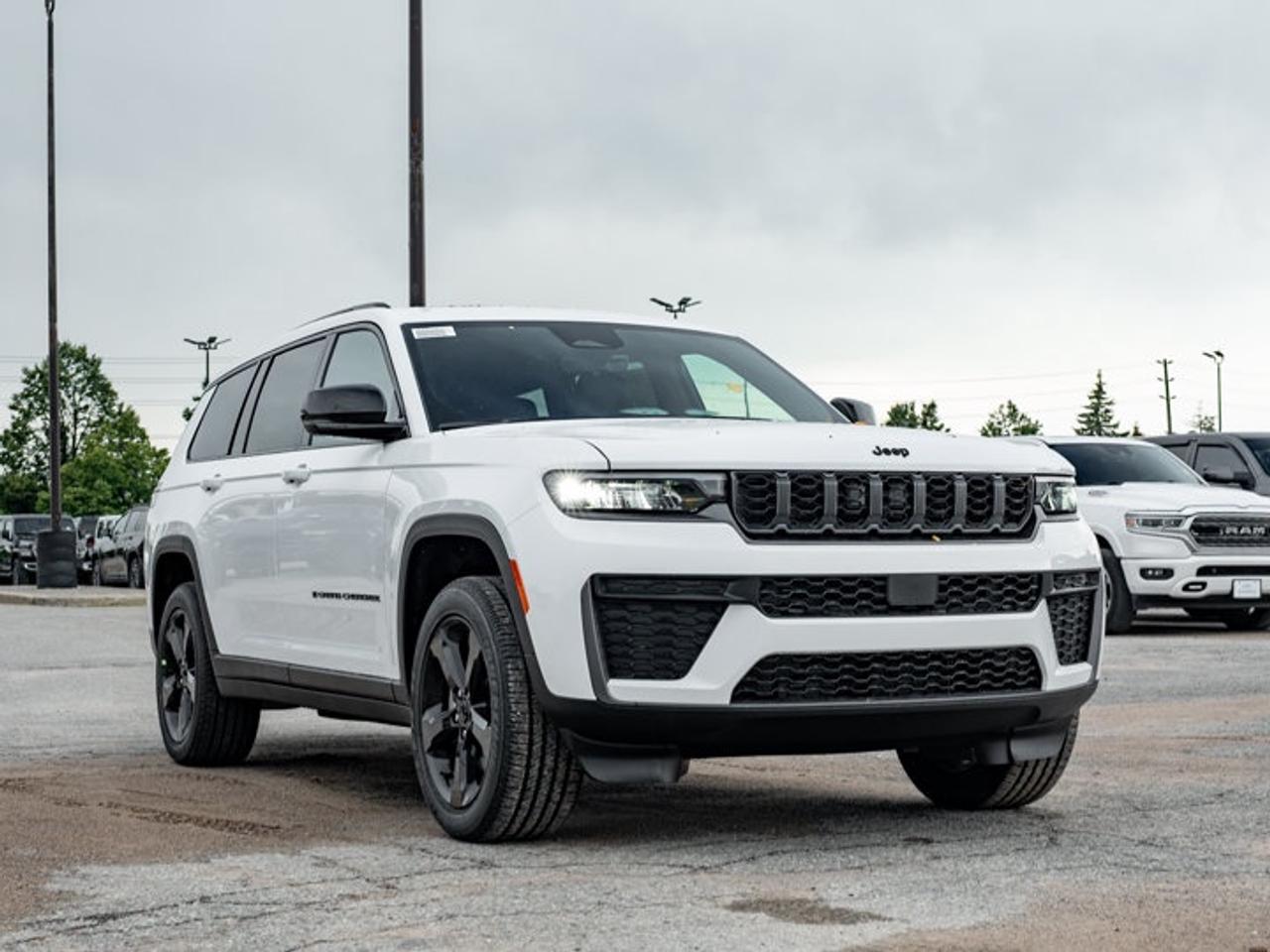 2026 Jeep Grand Cherokee L ALTITUDE Photo