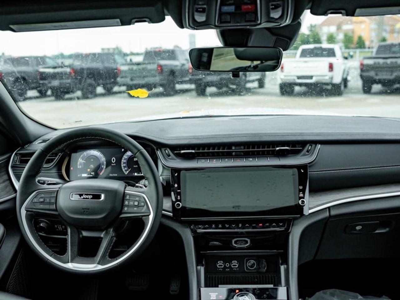 2026 Jeep Grand Cherokee L ALTITUDE Photo