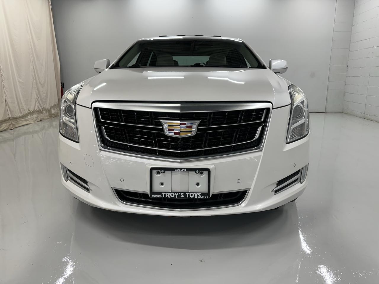 2016 Cadillac XTS 4dr Sdn Luxury Collection AWD Photo2