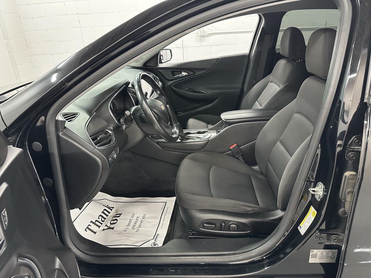 2018 Chevrolet Malibu 4dr Sdn LT w/1LT Photo17