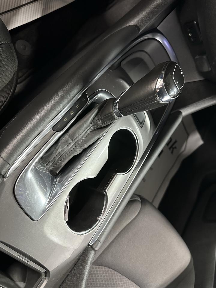 2018 Chevrolet Malibu 4dr Sdn LT w/1LT Photo9