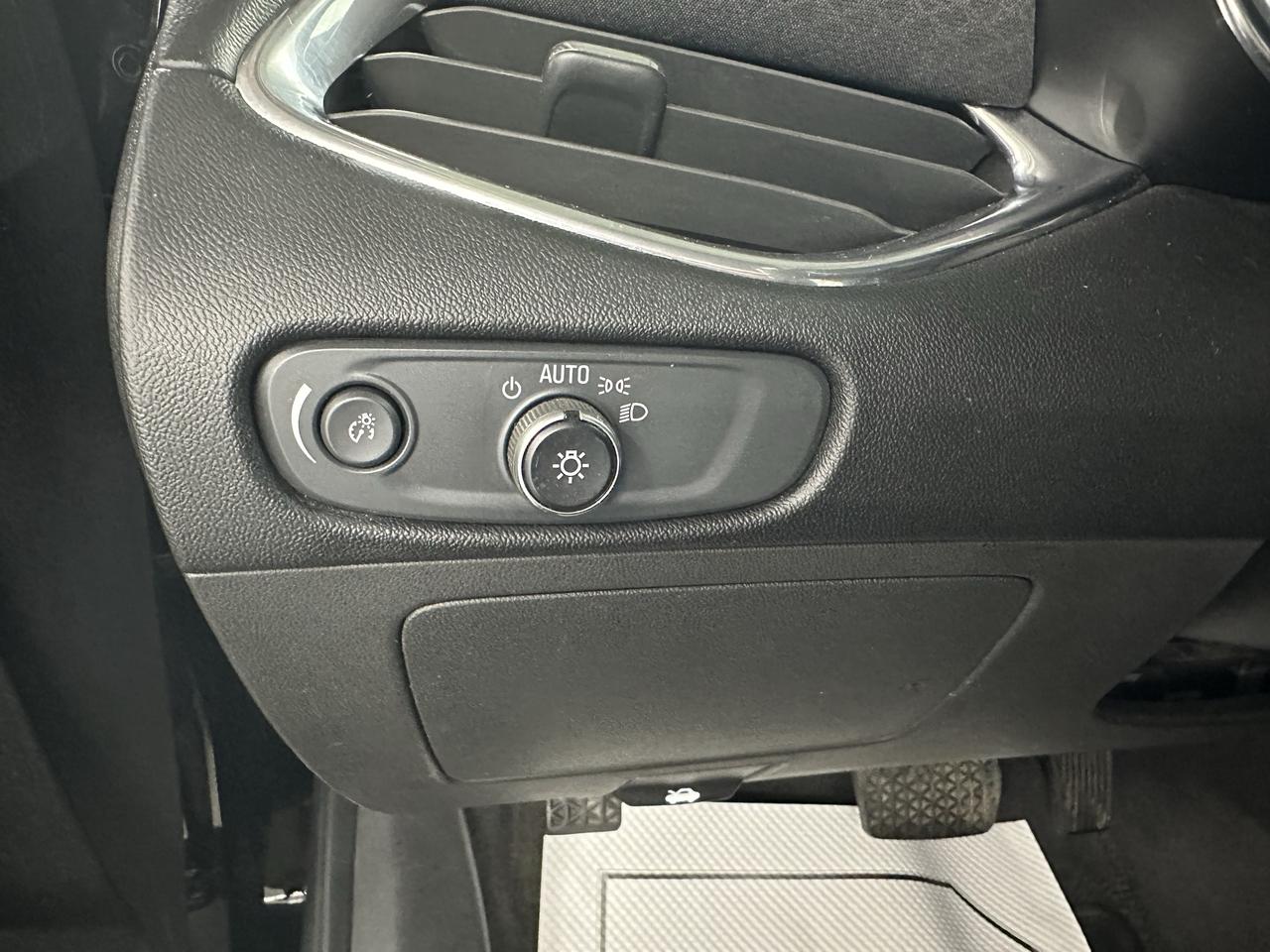 2018 Chevrolet Malibu 4dr Sdn LT w/1LT Photo15