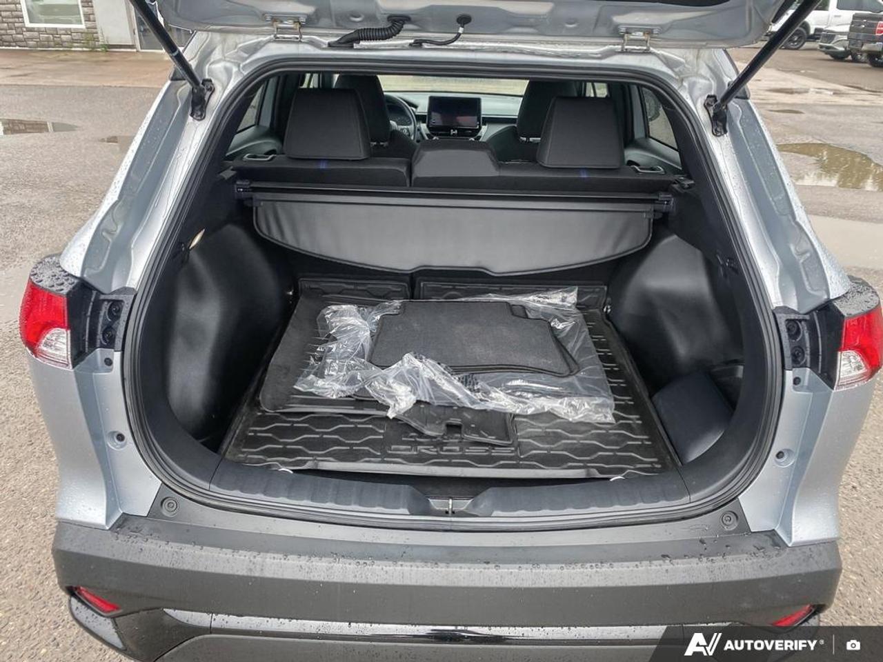 2023 Toyota Corolla Cross Hybrid SE HYBRID | FUEL EFFICIENT | AWD Photo