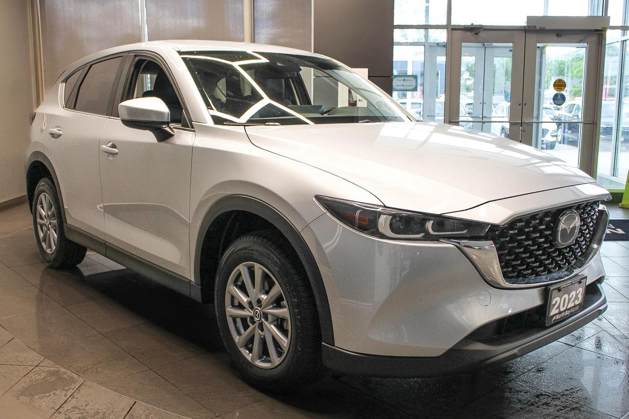 2023 Mazda CX-5 GS HEATED SEATS/STEERING WHEEL - RADAR CRUISE - CLEAN CARFAX! Photo3