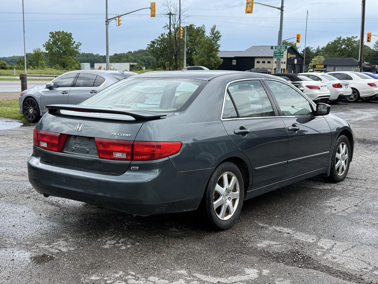 2005 Honda Accord 4dr EX V6 Auto Photo2