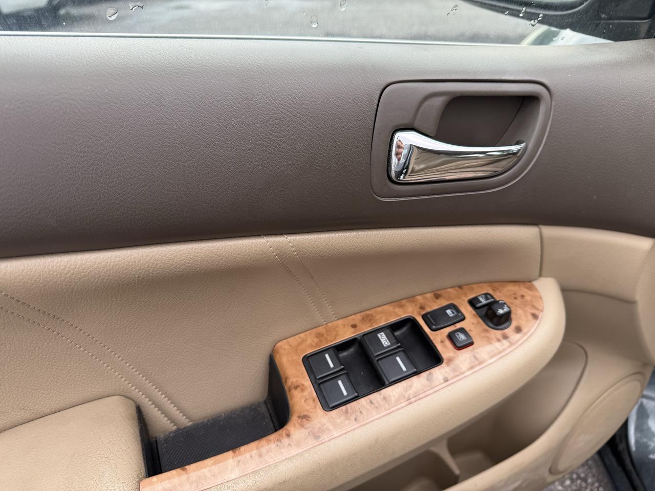 2005 Honda Accord 4dr EX V6 Auto Photo
