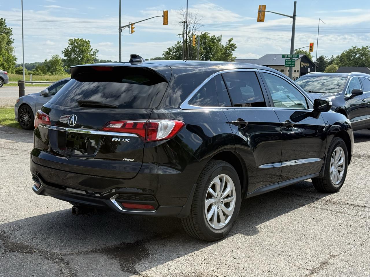 2017 Acura RDX AWD 4dr Tech Pkg Photo2