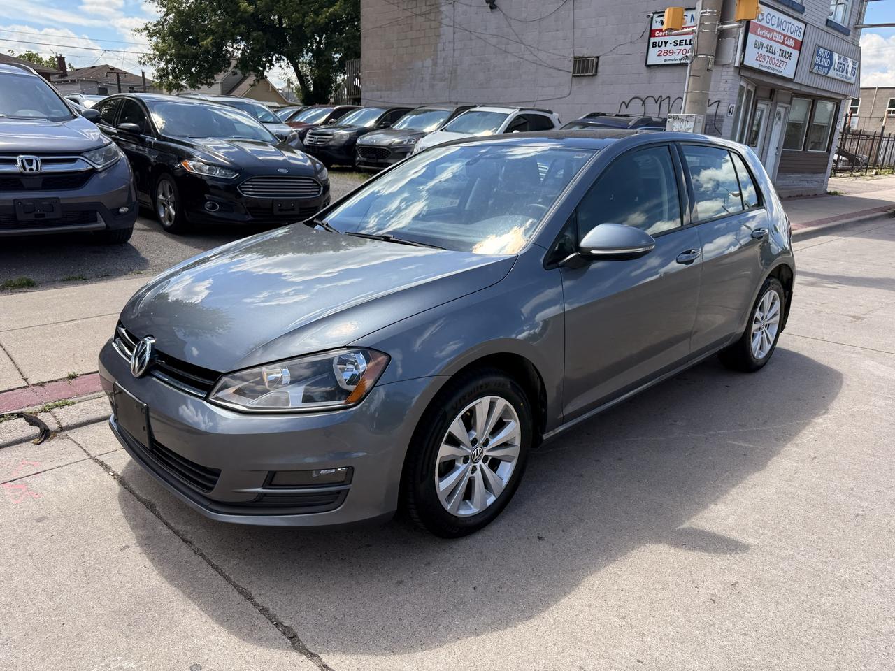 2015 Volkswagen Golf TRENDLINE Photo