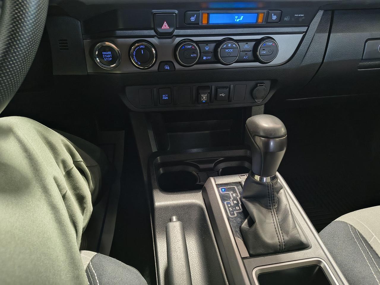 2022 Toyota Tacoma TRD Sport Photo0
