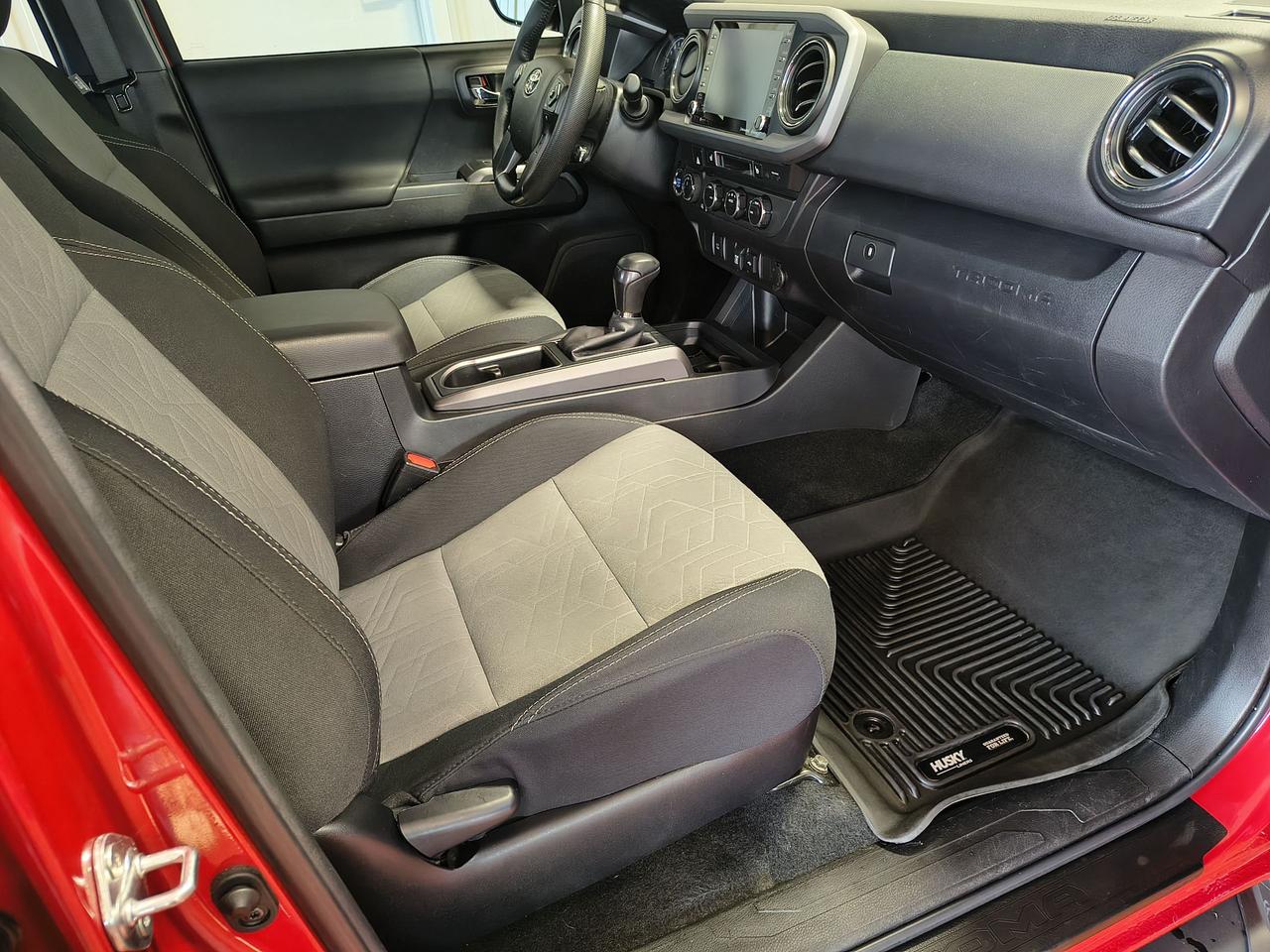 2022 Toyota Tacoma TRD Sport Photo0