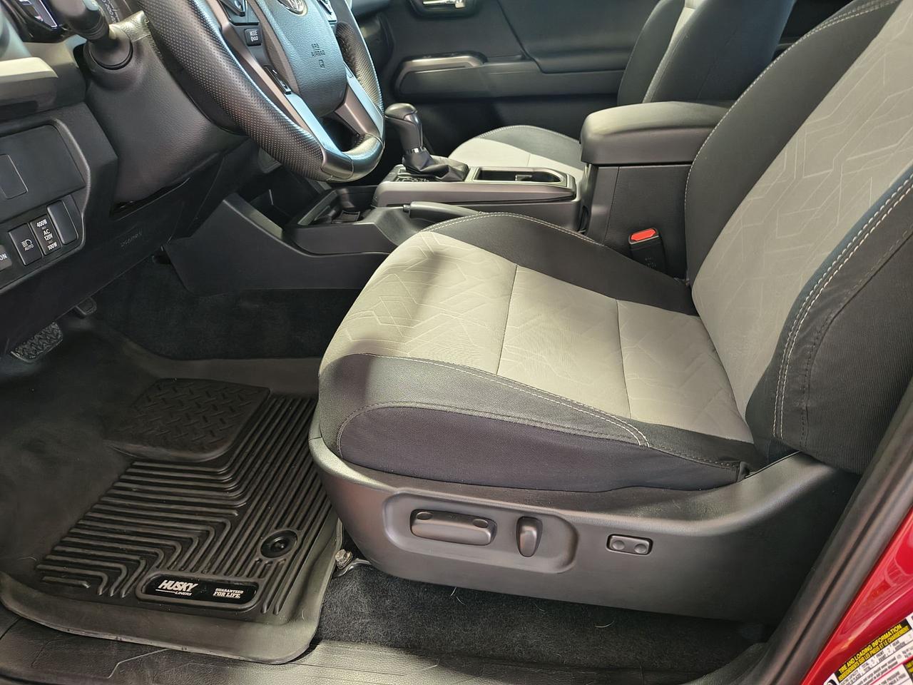 2022 Toyota Tacoma TRD Sport Photo0