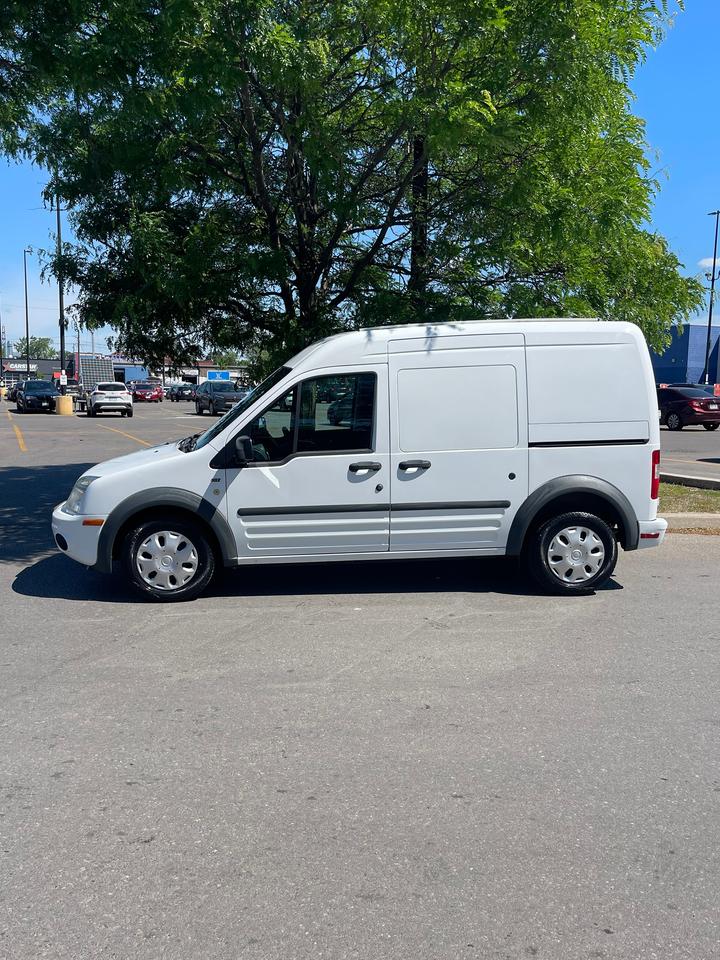 2011 Ford Transit Connect XLT   ONLY 112,000 KMS Photo1