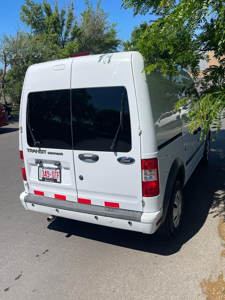 2011 Ford Transit Connect XLT   ONLY 112,000 KMS Photo3