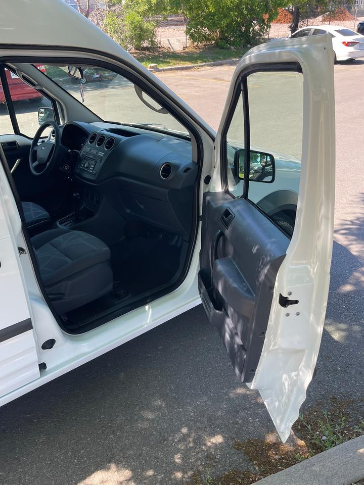 2011 Ford Transit Connect XLT   ONLY 112,000 KMS Photo