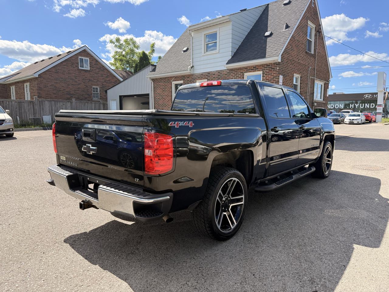 2017 Chevrolet Silverado 1500 LT Photo
