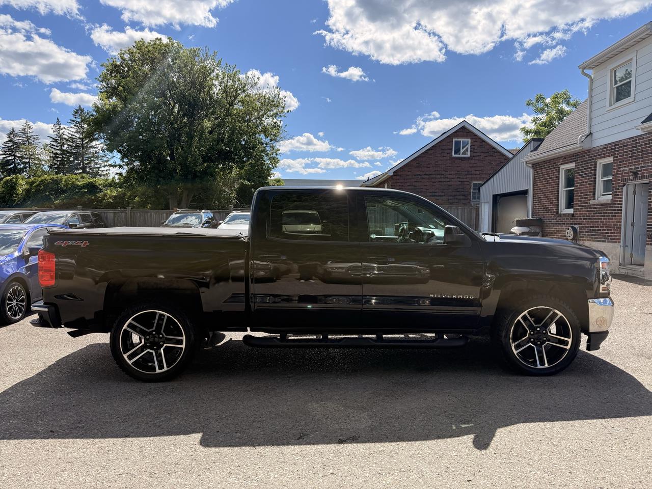 2017 Chevrolet Silverado 1500 LT Photo