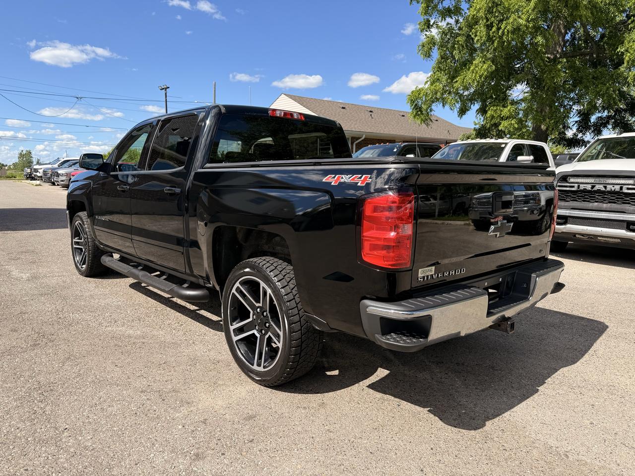 2017 Chevrolet Silverado 1500 LT Photo