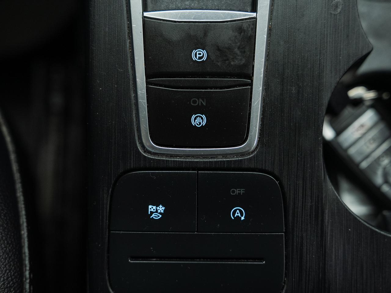 2021 Ford Escape SEL | Leather | Heated Seats | LKAS | CarPlay Photo
