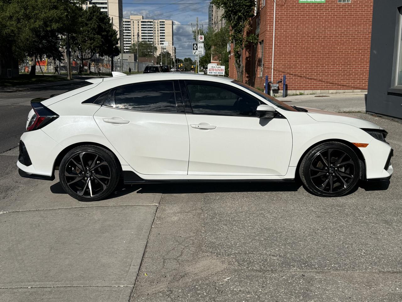 2021 Honda Civic Sport Touring Photo3