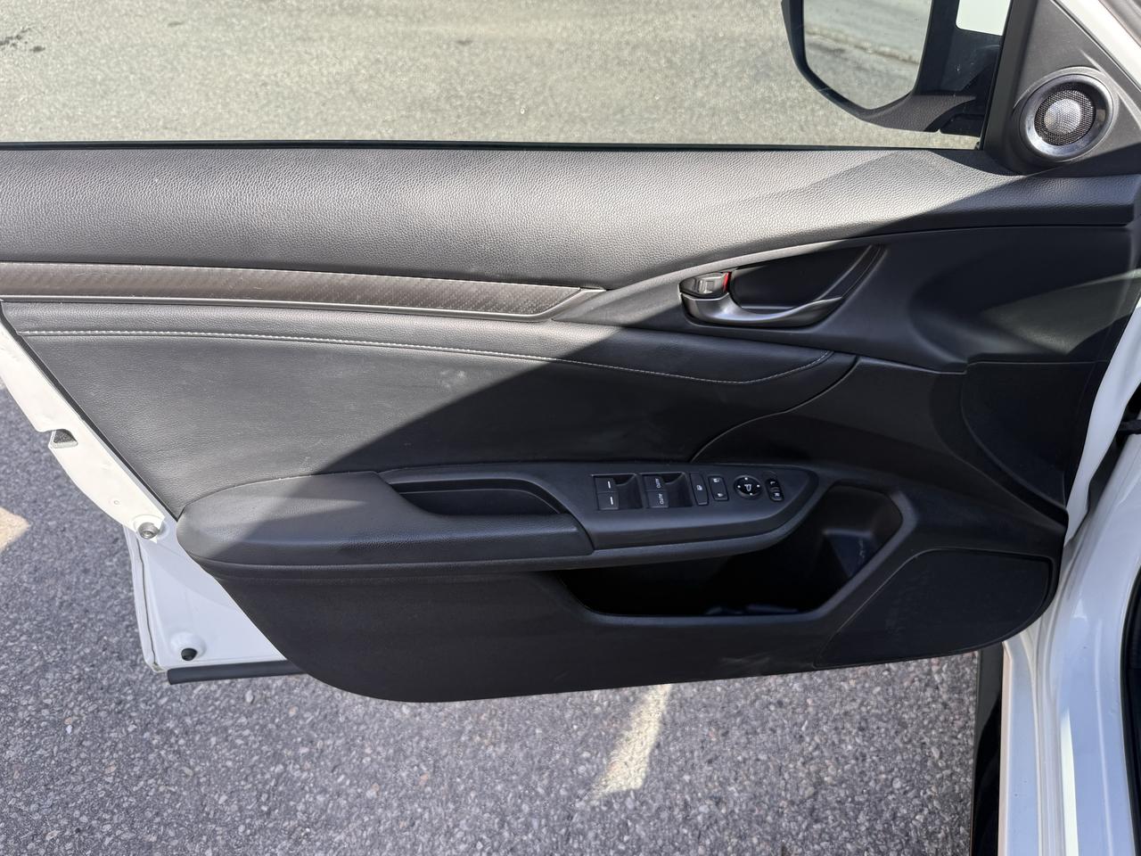 2021 Honda Civic Sport Touring Photo