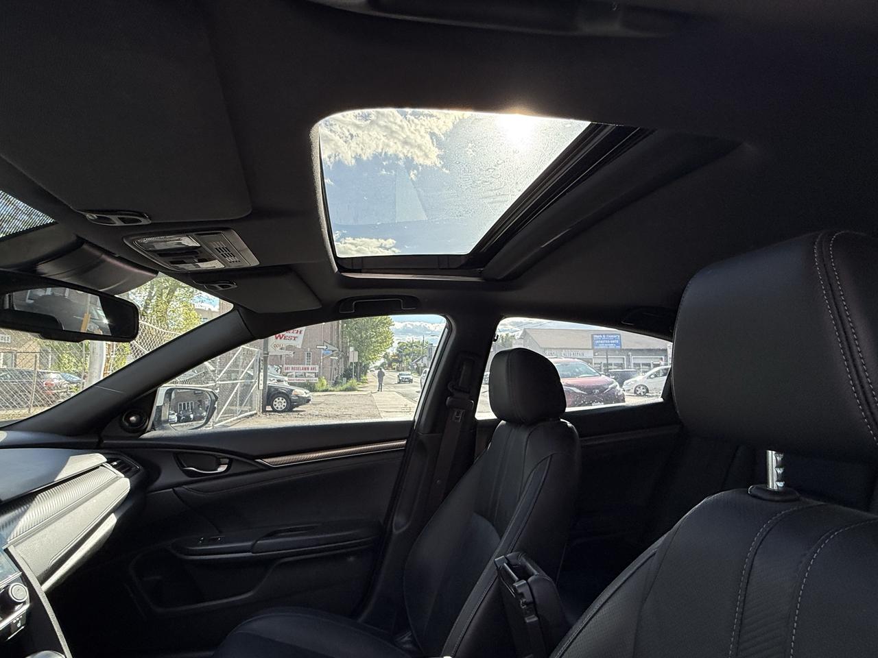 2021 Honda Civic Sport Touring Photo