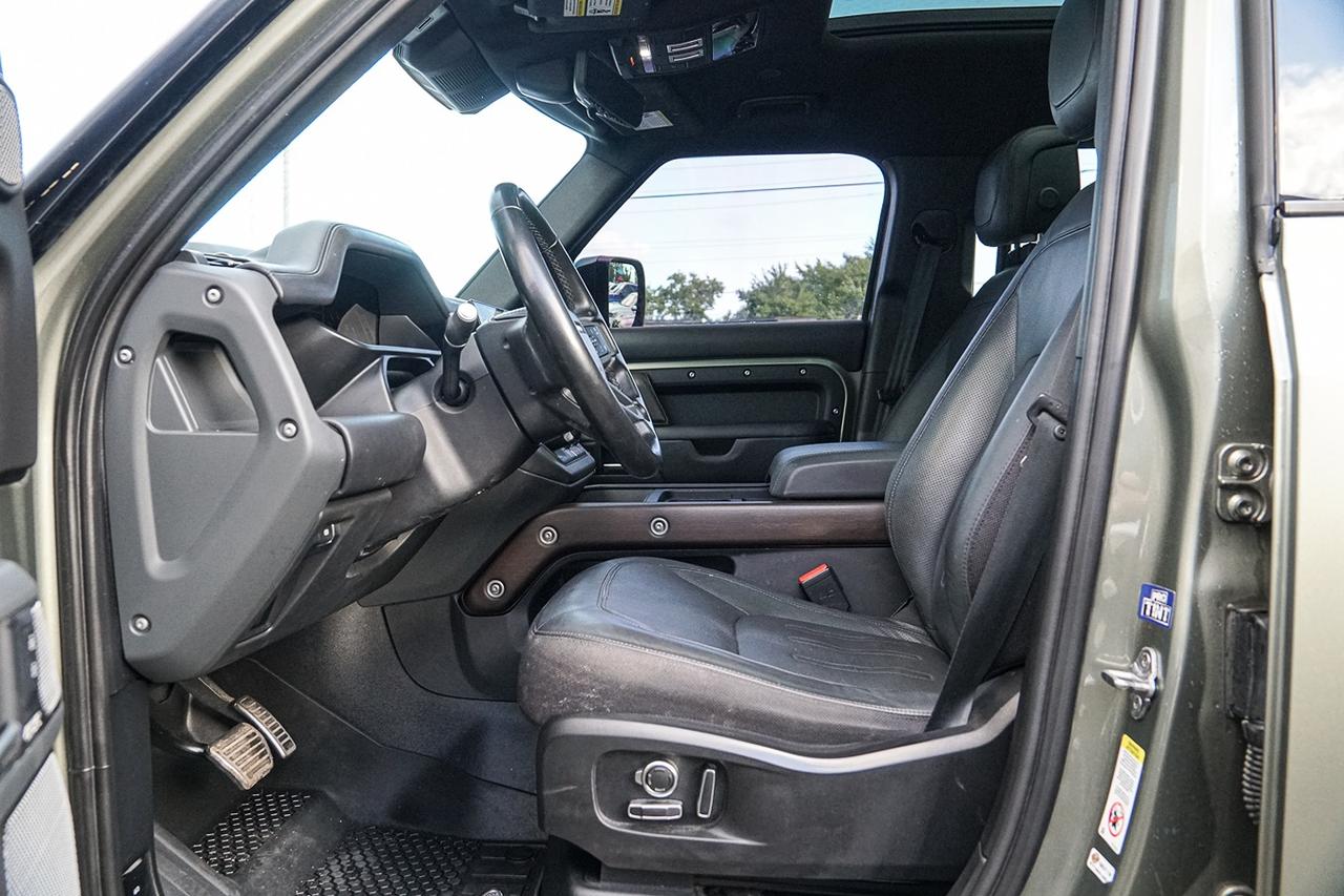 2023 Land Rover Defender 130 X AWD |8 PASS|HUD|NAVI|PANO|COOLED SEATS| Photo