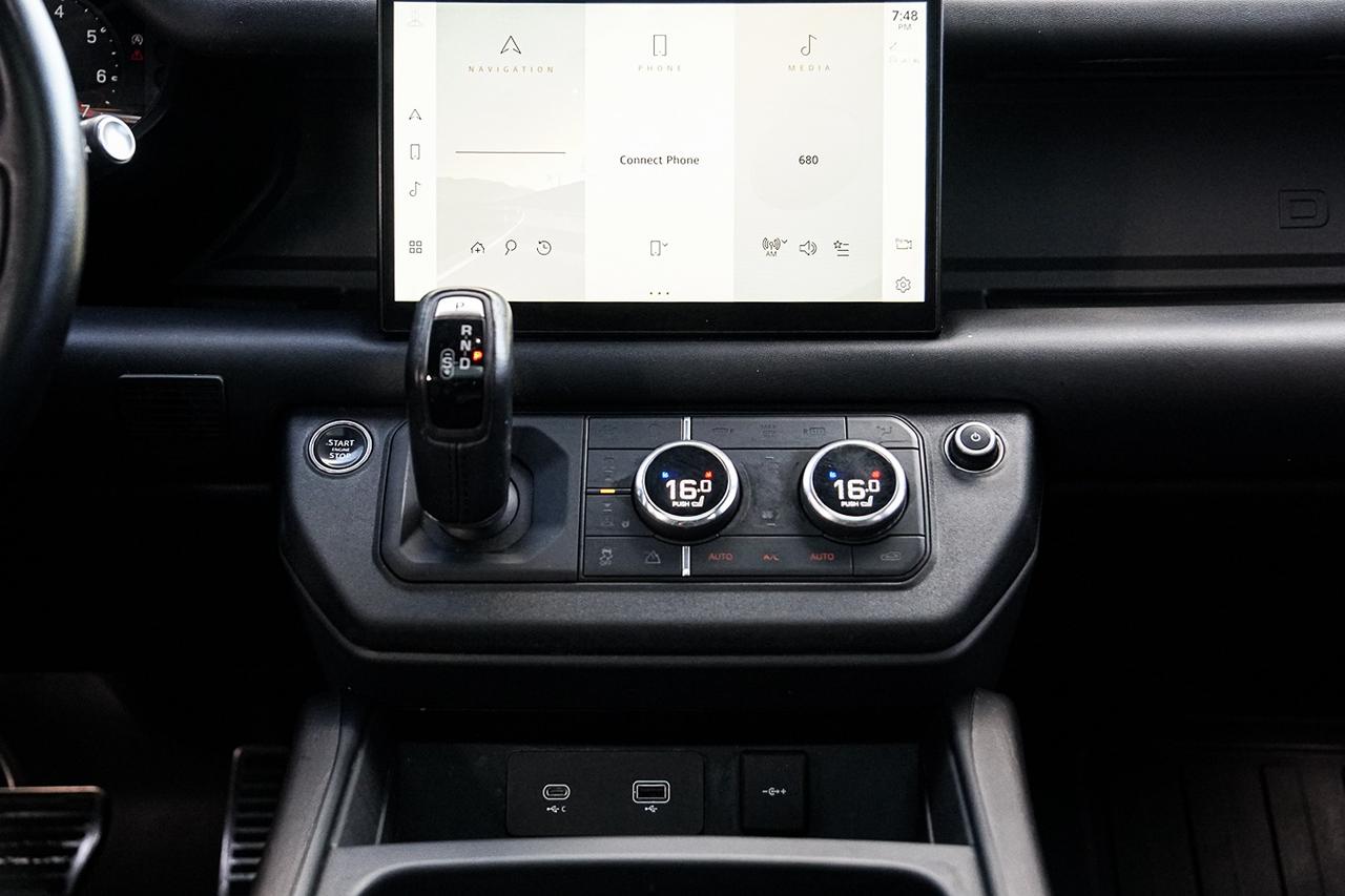 2023 Land Rover Defender 130 X AWD |8 PASS|HUD|NAVI|PANO|COOLED SEATS| Photo