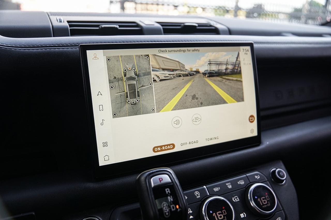 2023 Land Rover Defender 130 X AWD |8 PASS|HUD|NAVI|PANO|COOLED SEATS| Photo