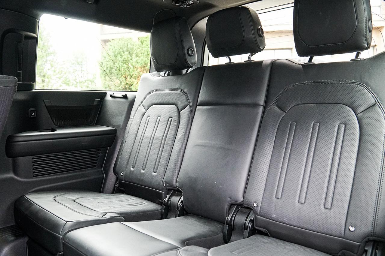 2023 Land Rover Defender 130 X AWD |8 PASS|HUD|NAVI|PANO|COOLED SEATS| Photo