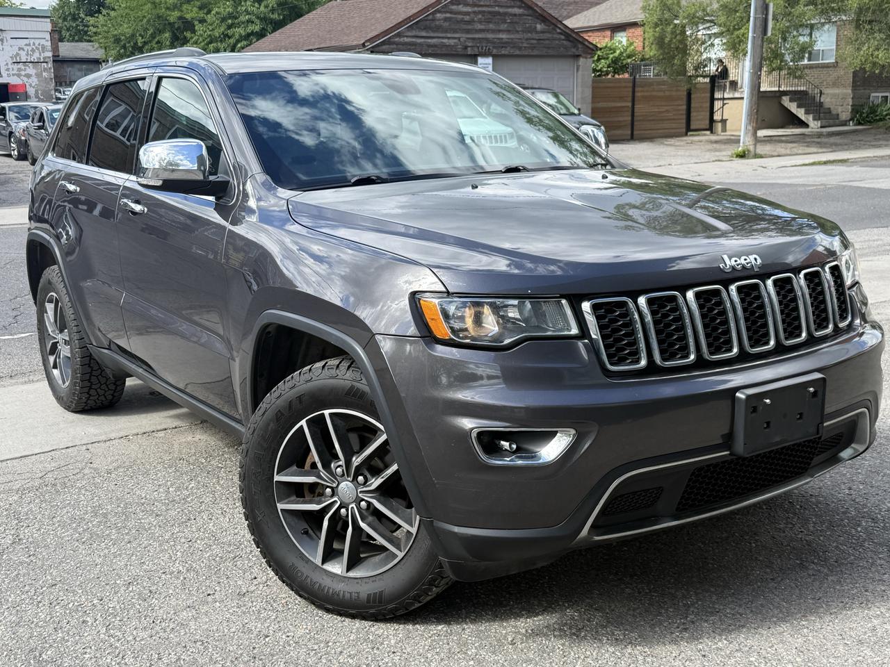 2017 Jeep Grand Cherokee Limited Photo2