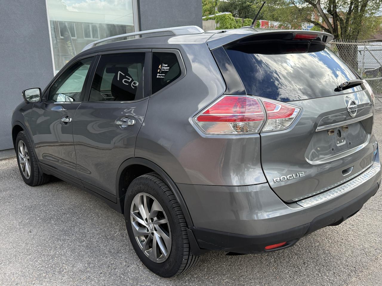 2014 Nissan Rogue SL Photo