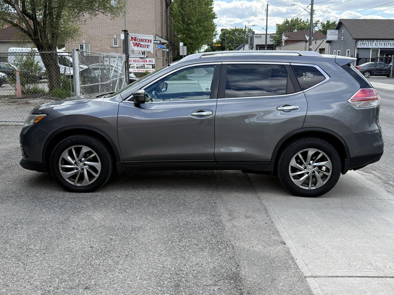 2014 Nissan Rogue SL Photo