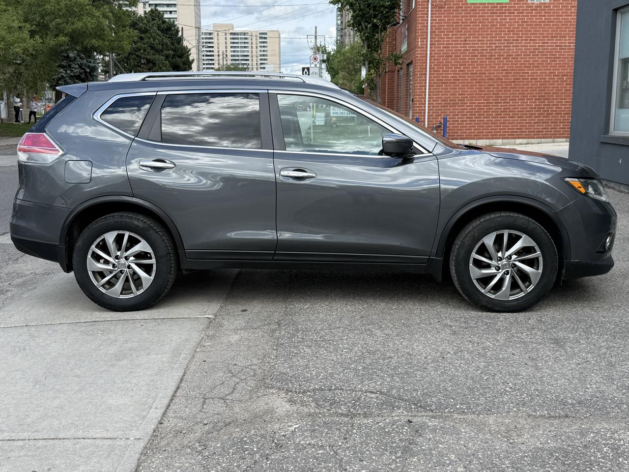 2014 Nissan Rogue SL Photo
