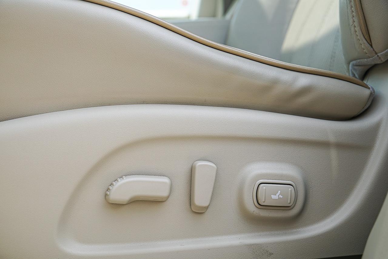 2013 Infiniti JX35 AWD | 7 PASS | NAVI | SUNROOF | HEATED SEATS Photo