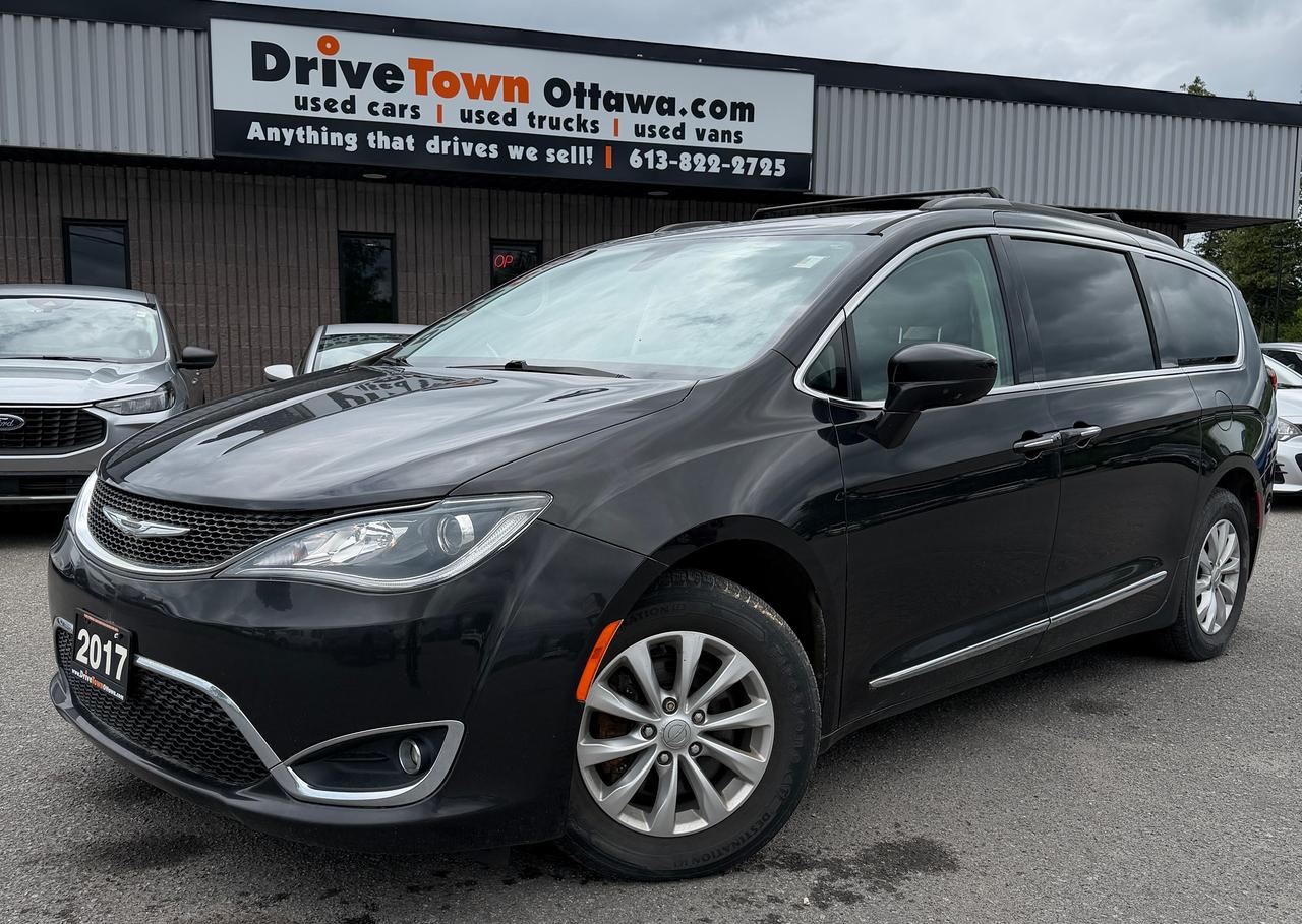 2017 Chrysler Pacifica Touring-L Photo