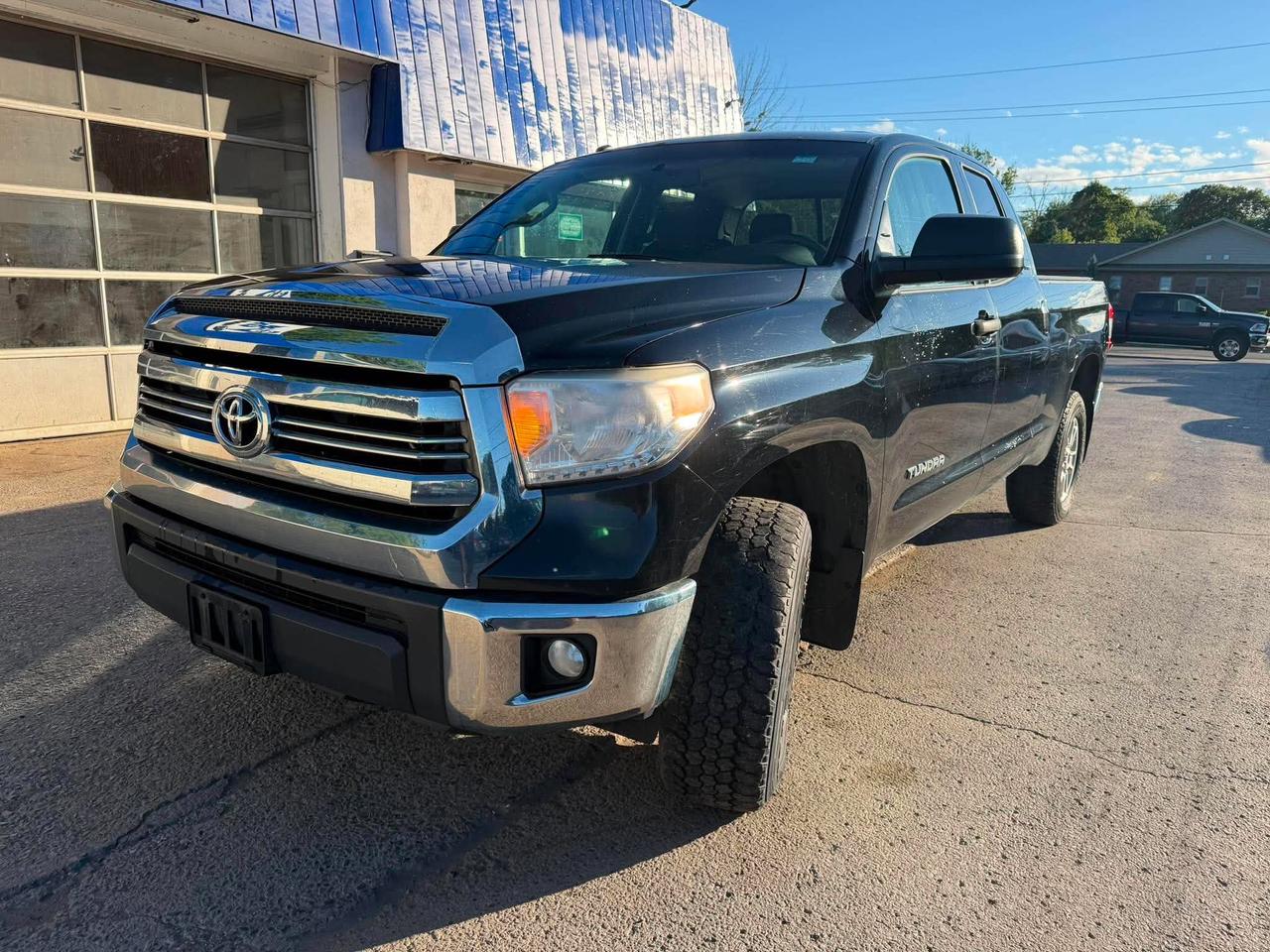 2016 Toyota Tundra 4WD Double Cab 146" 4.6L SR Photo2