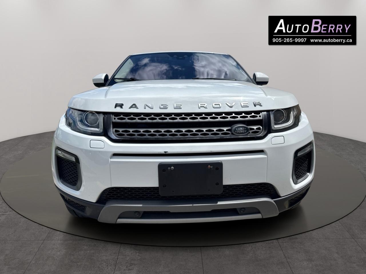 2017 Land Rover Evoque SE Photo