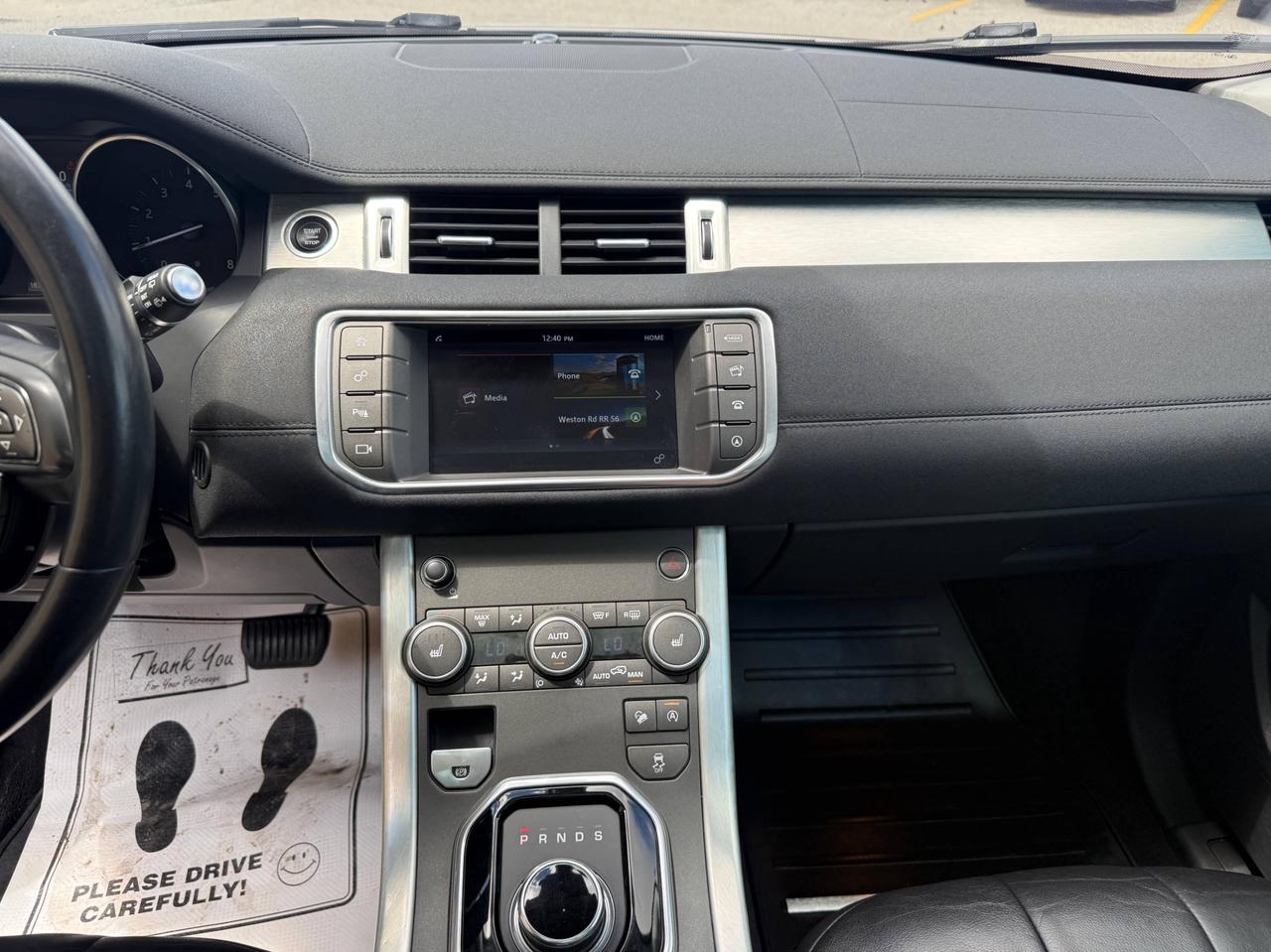 2017 Land Rover Evoque SE Photo