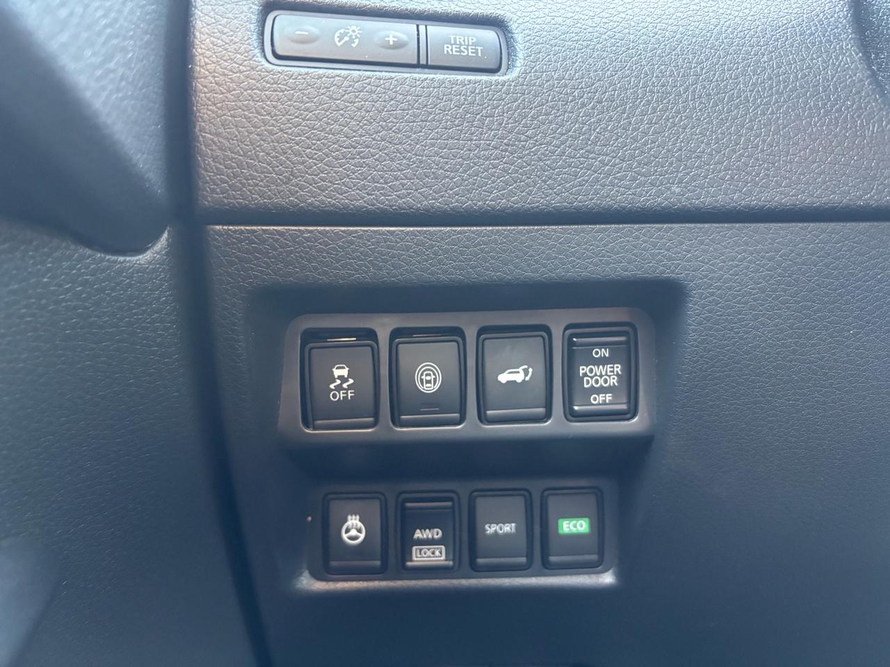 2017 Nissan Rogue SL AWD Pano roof, Navi, Leather Photo