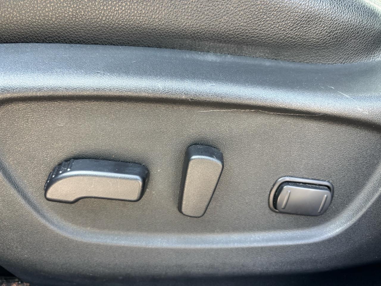 2017 Nissan Rogue SL AWD Pano roof, Navi, Leather Photo