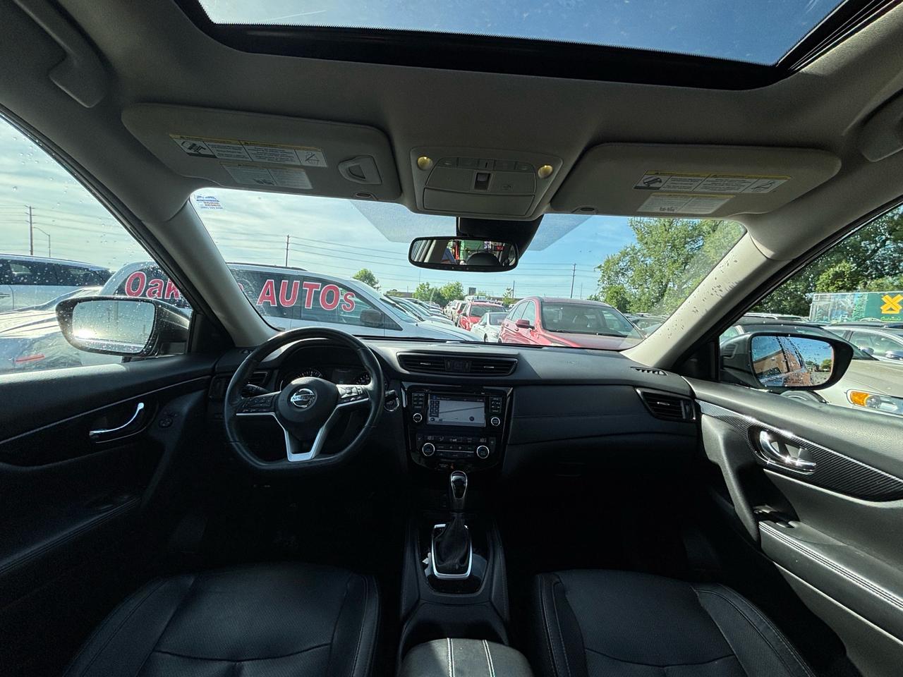 2017 Nissan Rogue SL AWD Pano roof, Navi, Leather Photo
