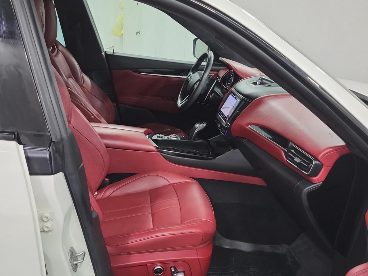 2022 Maserati Levante GT AWD - Navigation System - Blind Spot Monitor !!! Photo