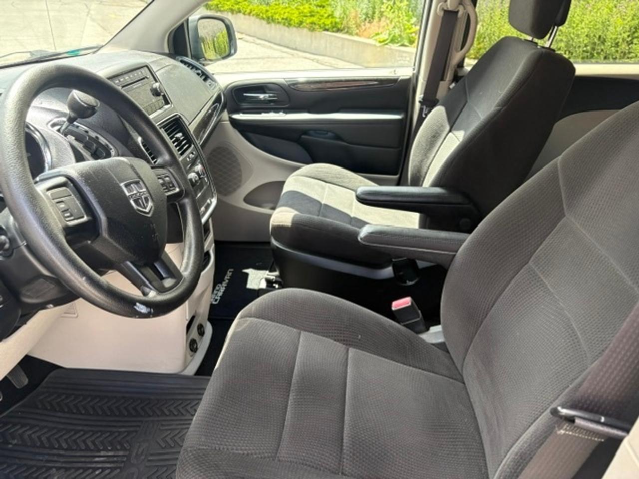 2012 Dodge Grand Caravan SXT **1 OWNER-STOW N GO-ONLY 88,000KM-NO ACCIDENTS** Photo