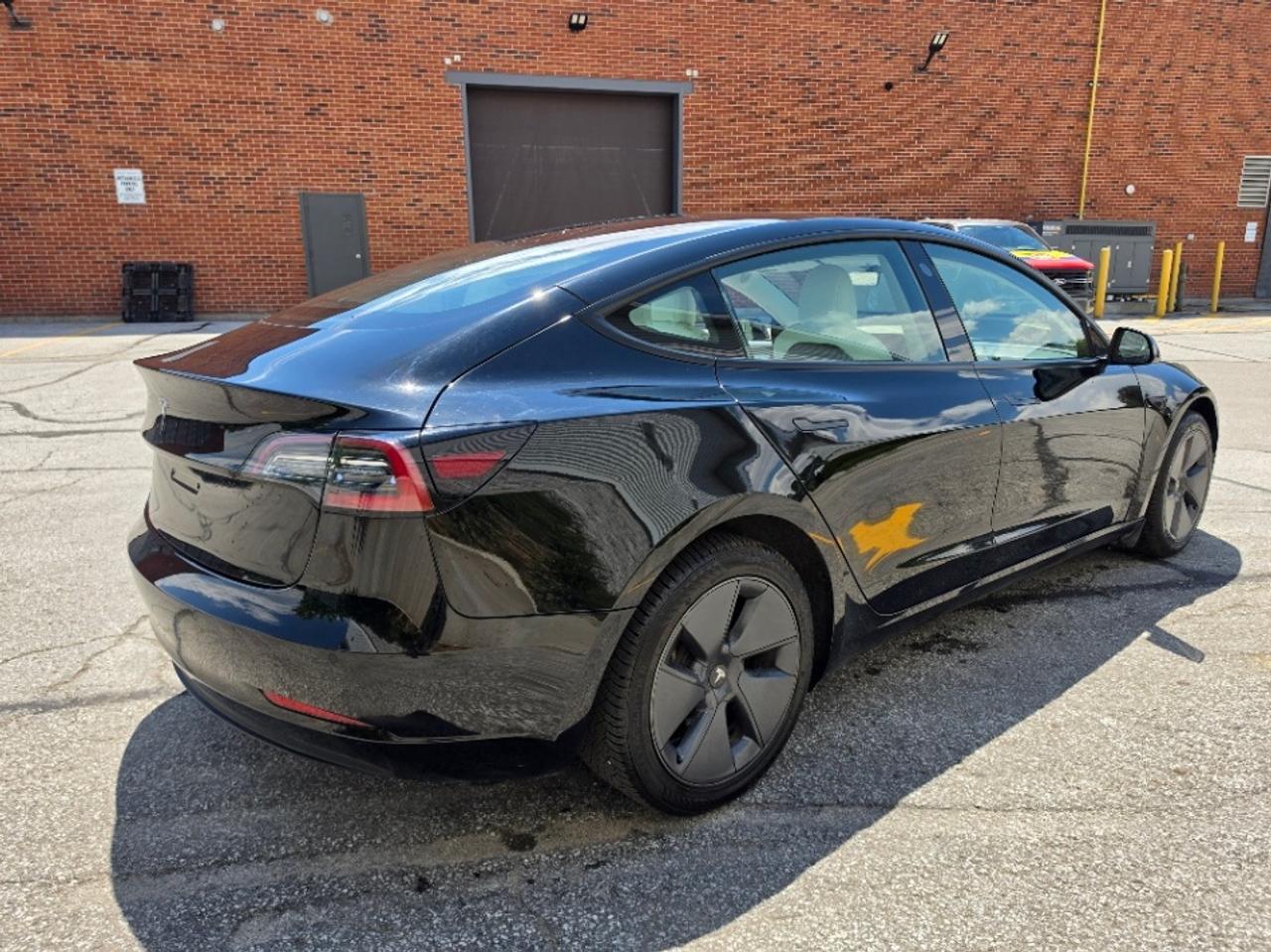 2022 Tesla Model 3 STANDARD RANGE PLUS-WHITE INTERIOR-LFP BATTERY-CERTIFIED Photo